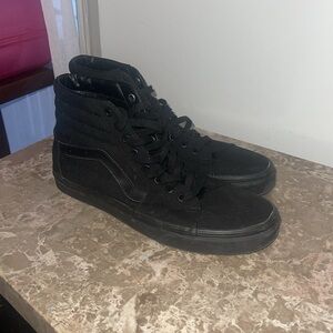 Very clean.  Good condición Size 11.5